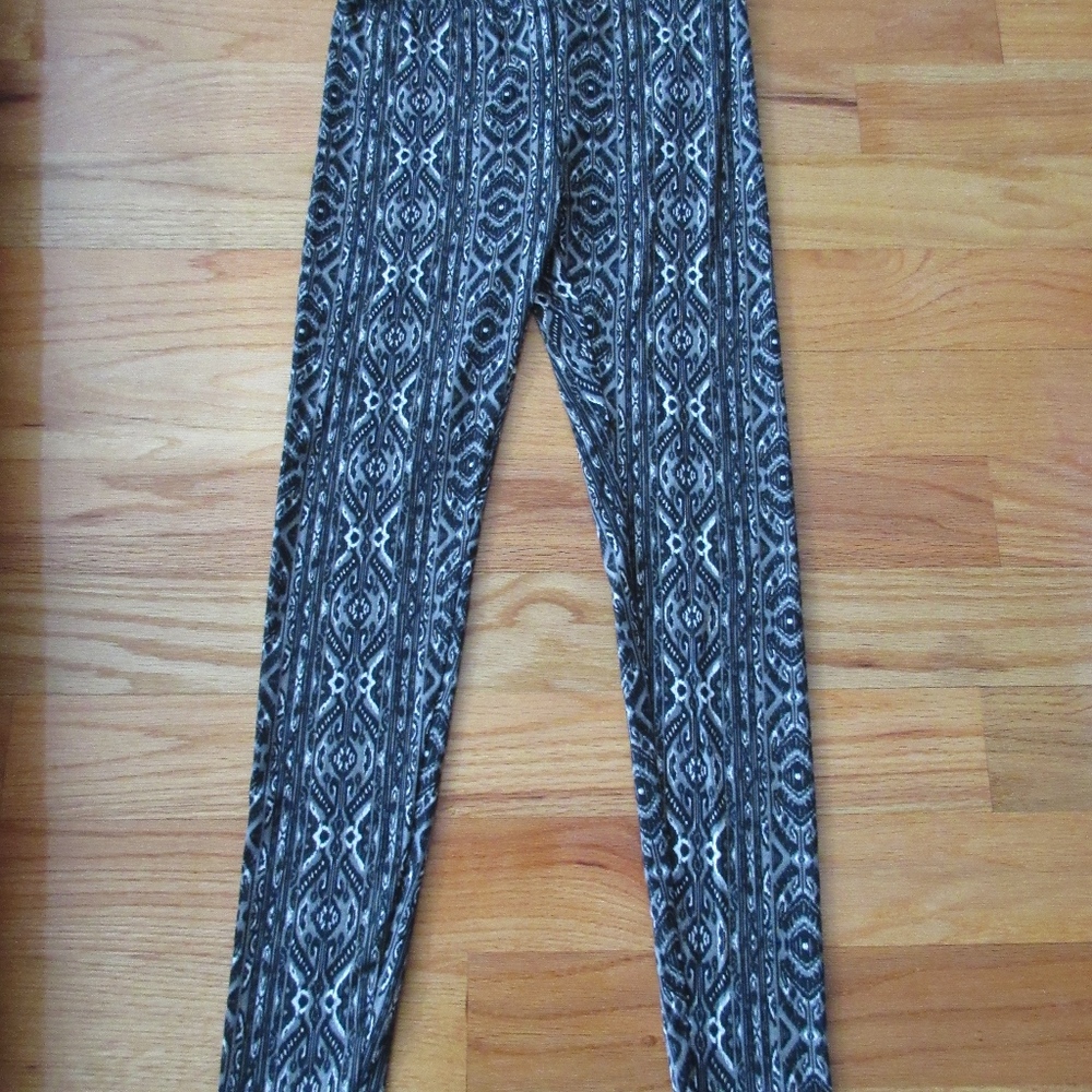Grey Batik patterned Leggings